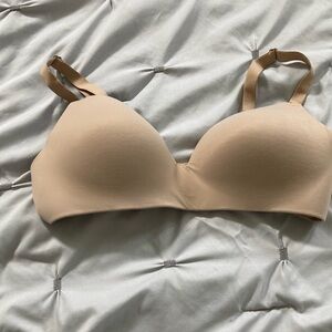 EUC nursing Soma 36D Embliss wireless nursing bra